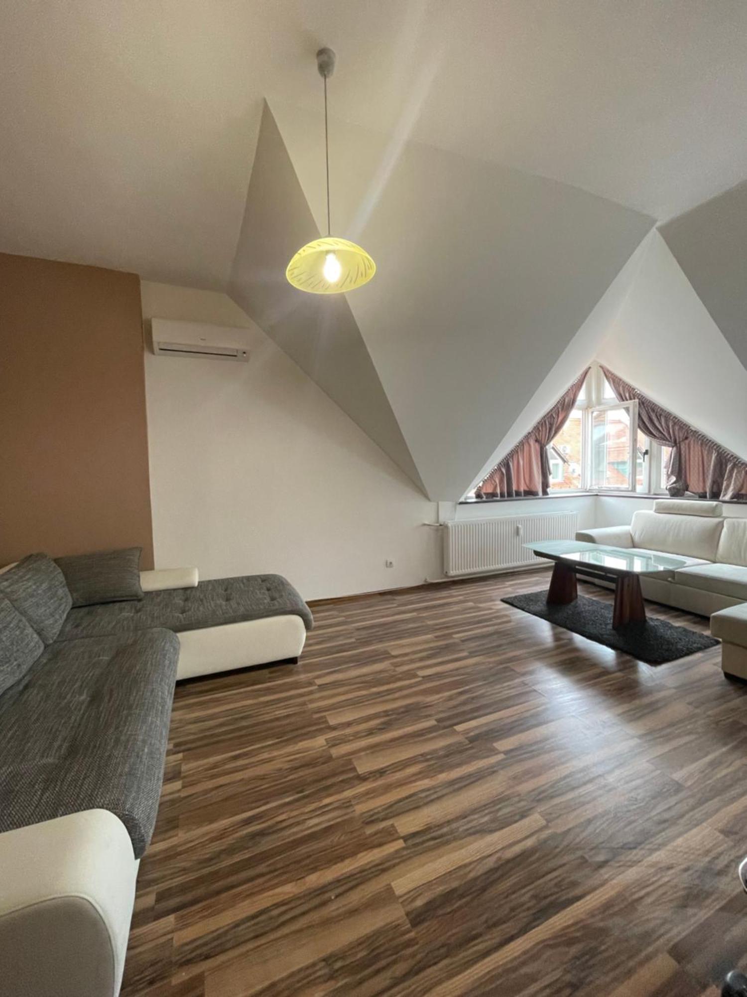 Palank Apartman Mosonmagyaróvár 外观 照片